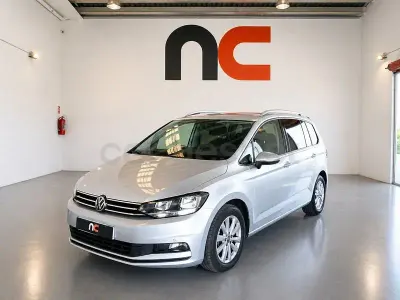 Usado VW Touran Advance 150 CV (110 kW) 2021 Gris / plata Monovolumen