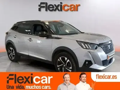 Usado Peugeot 2008 GT 130 CV (95 kW) 2021 Gris SUV