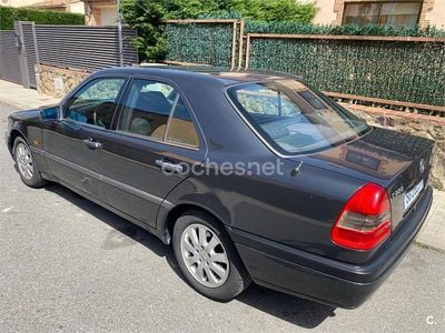 Usado Mercedes C220 Elegance 95 CV (69 kW) 1995 Negro Berlina