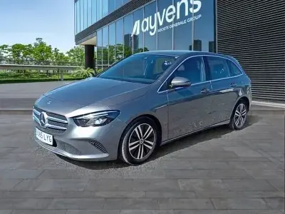 Usado Mercedes B180 116 CV (85 kW) 2022 Gris Utilitario
