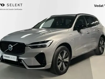 Usado Volvo XC60 Plus 350 CV (257 kW) 2024 Gris / plata SUV