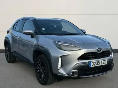 Usado Toyota Yaris Cross 116 CV (85 kW) 2022 Gris / plata SUV