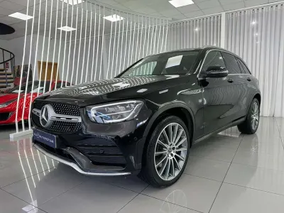 Usado Mercedes GLC220 193 HP (141 kW) 2021 Preto SUV