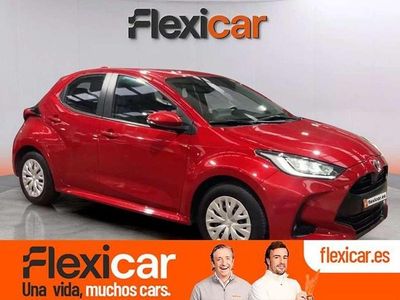 Rojo Usado 2023 Toyota Yaris Hybrid Active Utilitario | 16.690 € (Buen precio)