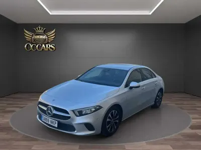 Usado Mercedes A180 Advanced 116 CV (85 kW) 2022 Gris Berlina