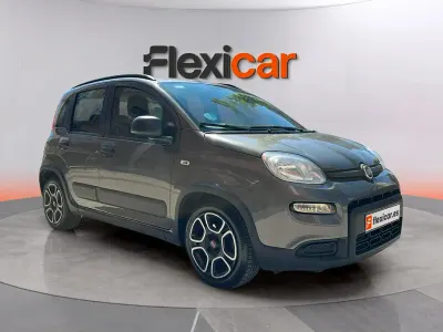 Usado Fiat Panda 71 CV (52 kW) 2022 Gris Utilitario
