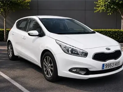 Usado Kia Ceed GT 90 CV (66 kW) 2014 Blanco Berlina