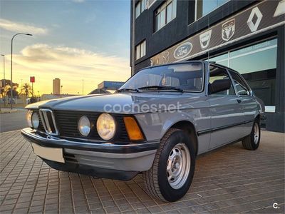 Usado BMW 318 115 CV (84 kW) 1982 Azul Berlina
