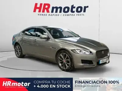 Usado Jaguar XF Prestige 180 HP (132 kW) 2020 Cinzento Sedan