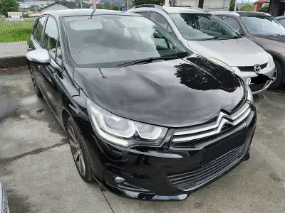 Usado Citroën C4 Exclusive 114 CV (83 kW) 2015 Negro Berlina