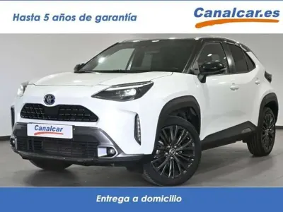 Usado Toyota Yaris Hybrid Active 92 CV (67 kW) 2021 Blanco Berlina