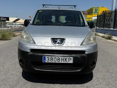 Usado Peugeot Partner Tepee Active 92 CV (67 kW) 2012 Gris / plata Monovolumen