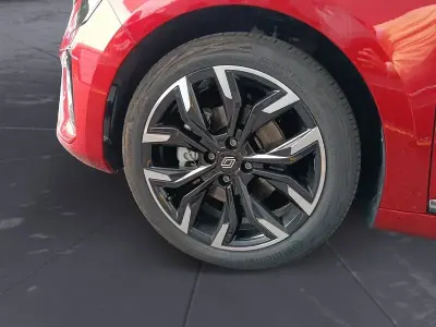 Usado Renault Clio V Techno 145 CV (106 kW) 2025 Rojo Berlina