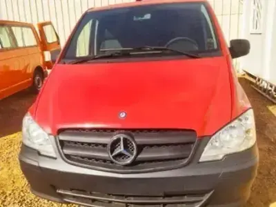 Usado Mercedes Vito 136 CV (100 kW) 2012 Rojo Van