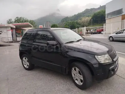 Usado Suzuki Grand Vitara 106 CV (77 kW) 2006 Negro SUV