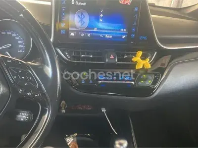 Usado Toyota C-HR Advance 122 CV (89 kW) 2018 Gris / plata SUV
