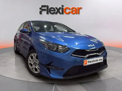Usado Kia Ceed 136 CV (100 kW) 2023 Azul Utilitario