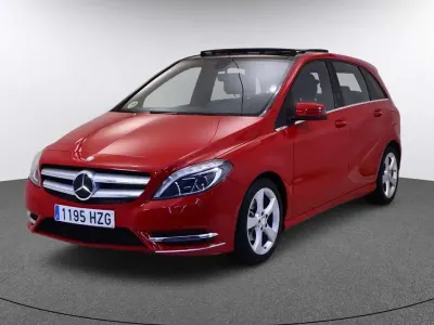 Usado Mercedes B180 109 CV (80 kW) 2014 Rojo Monovolumen