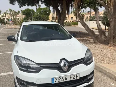 Usado Renault Mégane III LIMITED 95 CV (69 kW) 2014 Blanco Berlina