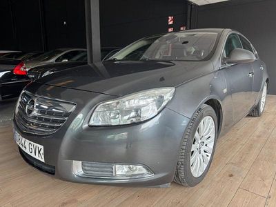 Usado Opel Insignia Edition 140 CV (102 kW) 2010 Gris / plata Berlina