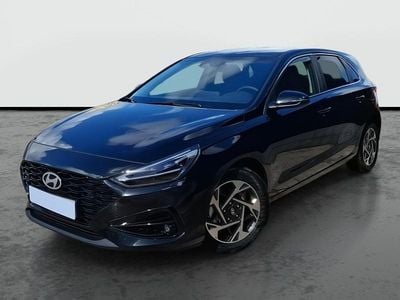 Usado Hyundai i30 100 CV (73 kW) 2024 Negro phantom Utilitario