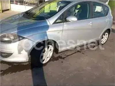 Usado Seat Altea Sport 105 CV (77 kW) 2005 Gris / plata Monovolumen