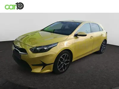 Usado Kia Ceed 120 CV (88 kW) 2022 Amarillo Utilitario