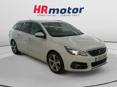 Usado Peugeot 308 Allure 130 CV (95 kW) 2018 Blanco Familiar
