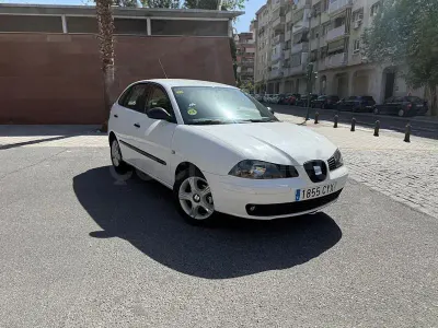 Usado Seat Ibiza Sport 75 CV (55 kW) 2004 Blanco Utilitario