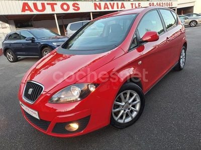 Usado Seat Altea Ecomotive 105 CV (77 kW) 2010 Rojo Monovolumen