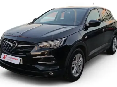 Usado Opel Grandland X Selective 131 CV (96 kW) 2018 Negro SUV