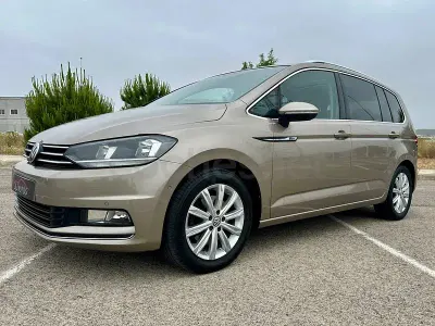 Usado VW Touran Business 110 CV (80 kW) 2016 Beige Monovolumen