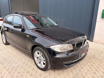 Usado BMW 118 143 CV (105 kW) 2007 Negro Utilitario