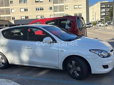 Usado Hyundai i30 Classic 90 CV (66 kW) 2010 Blanco Berlina