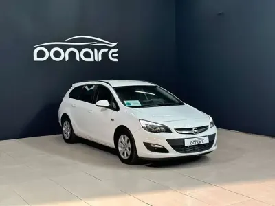 Usado Opel Astra Business 140 HP (102 kW) 2016 Branco Carrinha