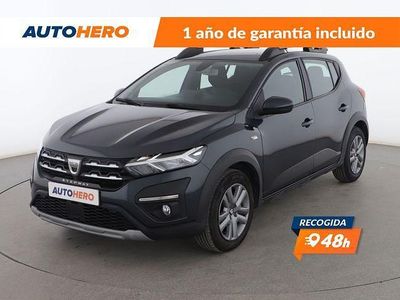 Usado Dacia Sandero Comfort 91 CV (66 kW) 2021 Gris Utilitario