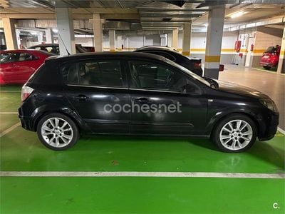 Usado Opel Astra Cosmo 120 CV (88 kW) 2005 Negro Berlina