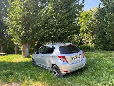 Usado Toyota Yaris Sport 99 CV (72 kW) 2012 Gris / plata Berlina