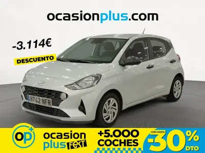 Usado Hyundai i10 67 CV (49 kW) 2022 Gris Utilitario