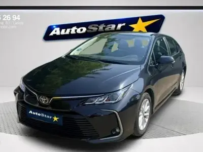 Usado Toyota Corolla 125 CV (91 kW) 2023 Negro Berlina