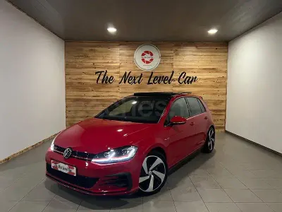 Usado VW Golf VII GTI 245 CV (180 kW) 2019 Rojo Berlina