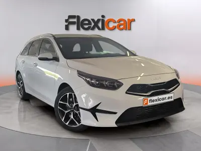 Usado Kia Ceed 120 CV (88 kW) 2022 Blanco Utilitario