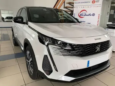 Usado Peugeot 3008 Allure 131 CV (96 kW) 2022 SUV
