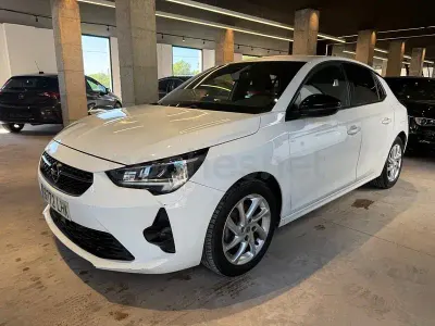 Usado Opel Corsa GS Line 102 CV (75 kW) 2020 Blanco Utilitario