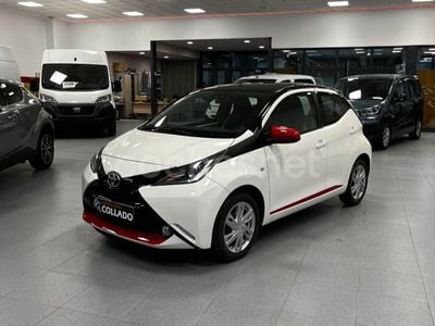 Usado Toyota Aygo X-play 69 CV (50 kW) 2018 Blanco Utilitario