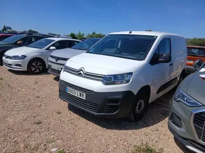 Usado Citroën Berlingo 100 CV (73 kW) 2022 Blanco Monovolumen