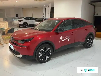 Używany Citroën C4 136 KM (100 kW) 2025 Czerwony Sedan/Limuzyna