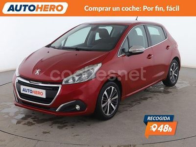 Rojo Usado 2017 Peugeot 208 Allure Utilitario | 8899 € (Precio justo)
