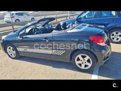 Usado Peugeot 207 CC Roland Garros 120 CV (88 kW) 2012 Negro Descapotable