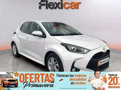 Usado Toyota Yaris Edition 125 CV (91 kW) 2024 Blanco Berlina
